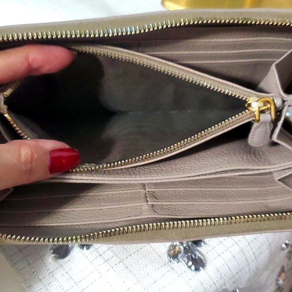Prada around Zipper Purse Long Wallet - Picture 14 of 16
